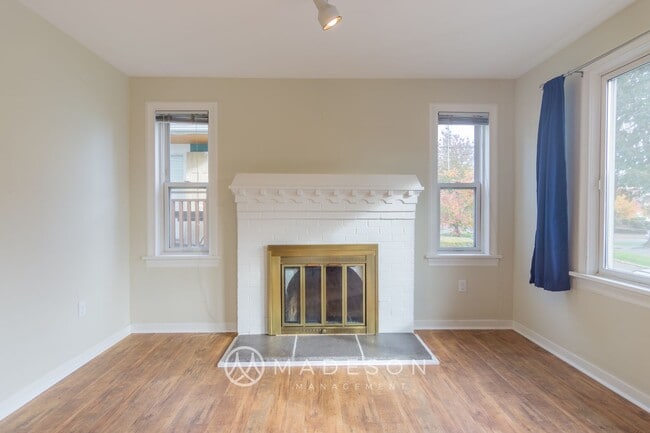 Building Photo - Charming First Hill Single Family House wi...