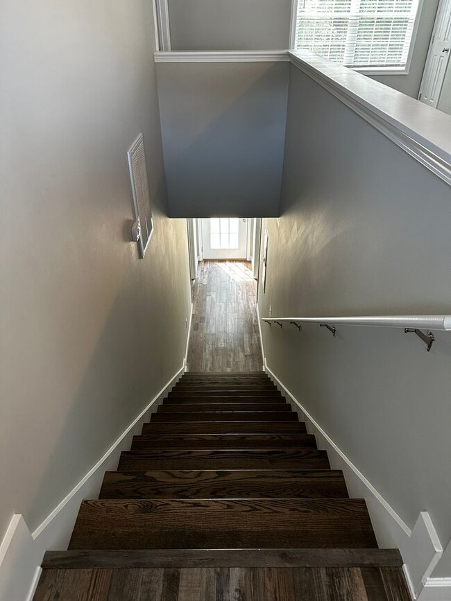 Building Photo - Spacious 3 Bedroom, 3.5bath in central Joh...