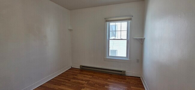 Building Photo - 14 Orient St