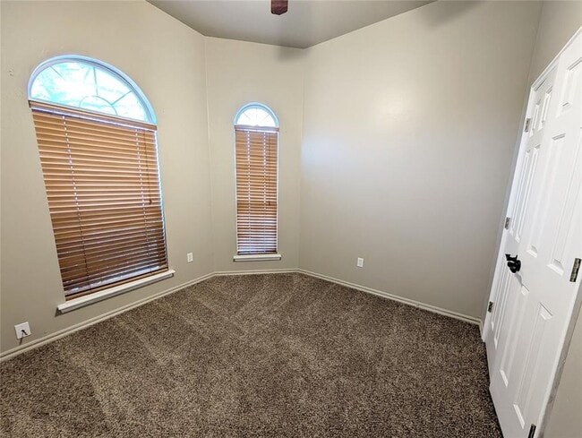 Building Photo - 4801 Deer Ridge Blvd