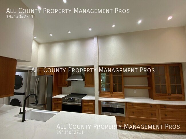 Building Photo - 4156 Central Sarasota Pkwy