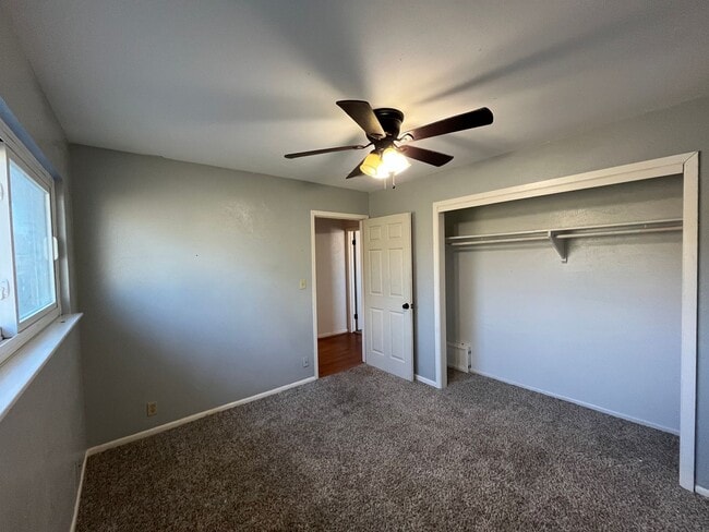Building Photo - Southside Townhome!!