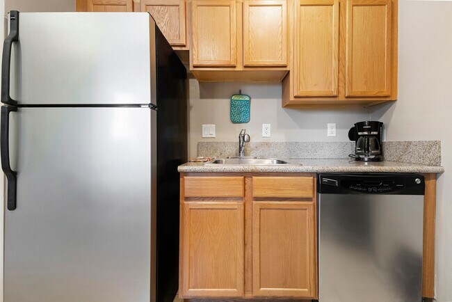 Building Photo - Live Smart & Stylish in This 2-Bedroom Urb...