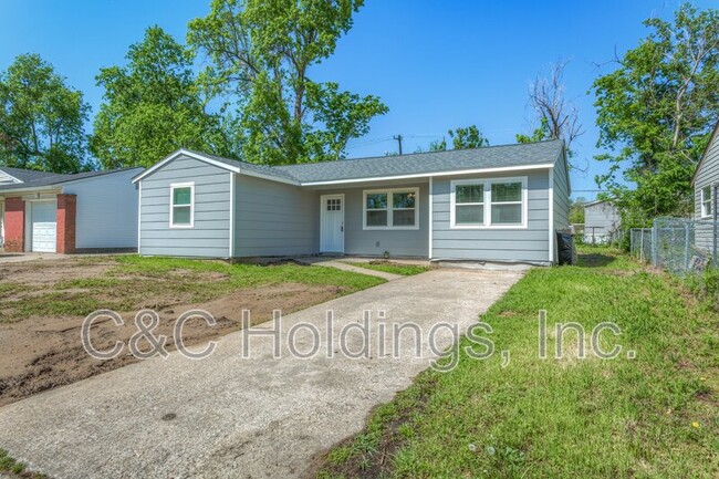 Building Photo - 104 S 195th E Ave