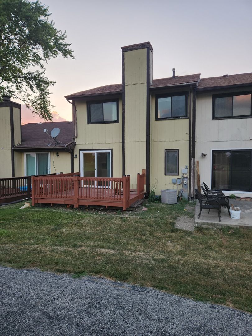 Building Photo - 451 Doral Terrace