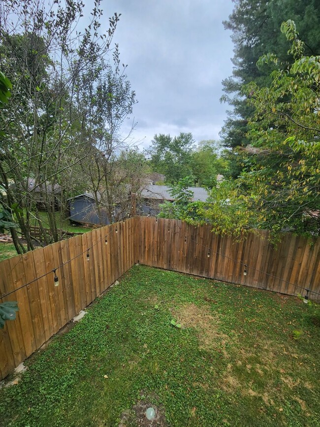 Building Photo - West Asheville Bungalow