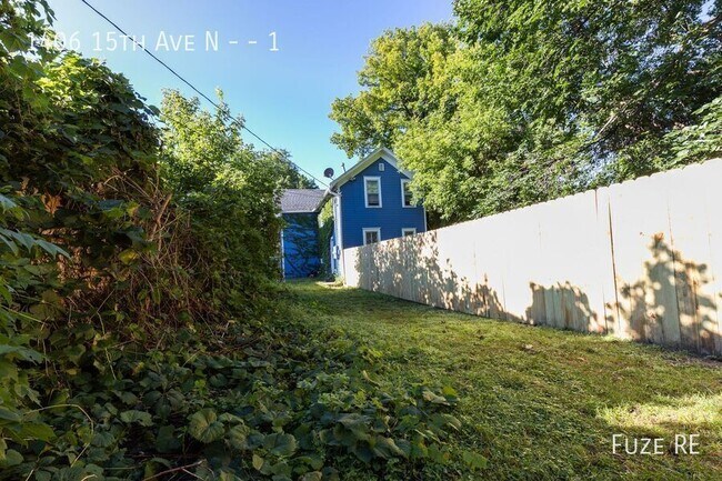 Building Photo - 1406 N 15th Ave