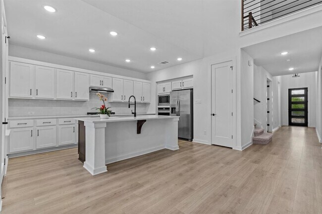 Building Photo - 547 Billowing Way