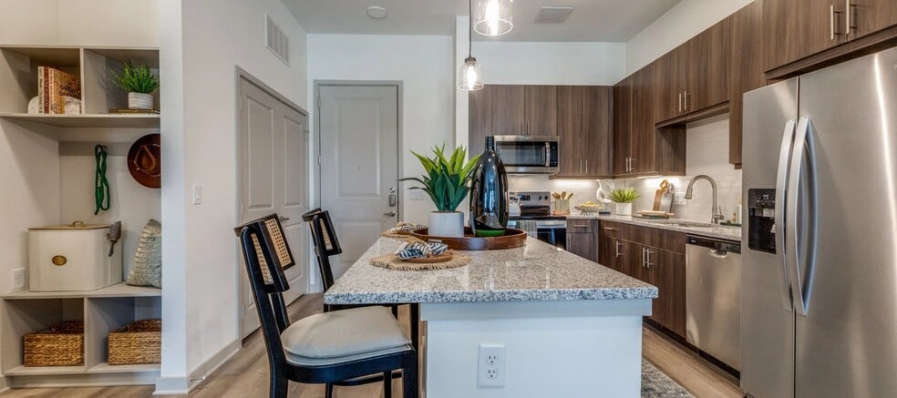 Building Photo - 8589 Stacy Rd