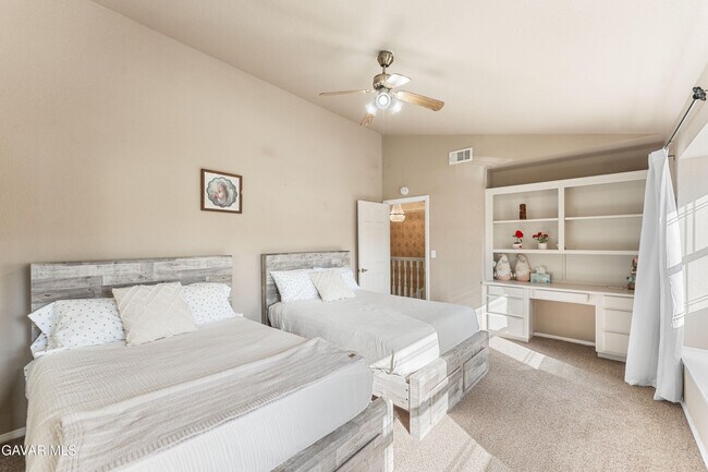 Building Photo - 5641 Hickory St