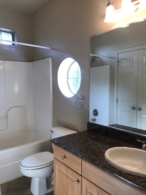 Building Photo - 424 Forest Dr Loop