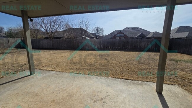 Building Photo - Lovley 4 Bedroom Plus an Office