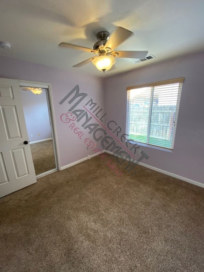 Building Photo - *** Move in Special $300.00 off first mont...