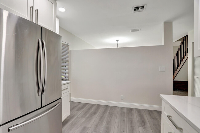 Building Photo - 9775 Riverside Dr