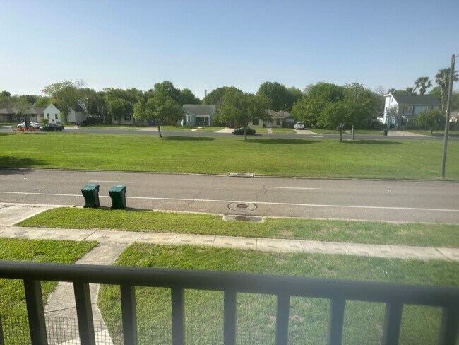 Building Photo - 425 Louisiana Ave