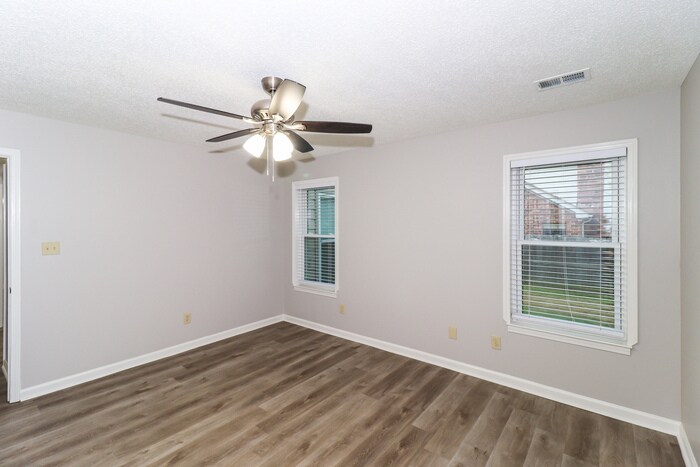 Building Photo - 7418 Overcreek Ln