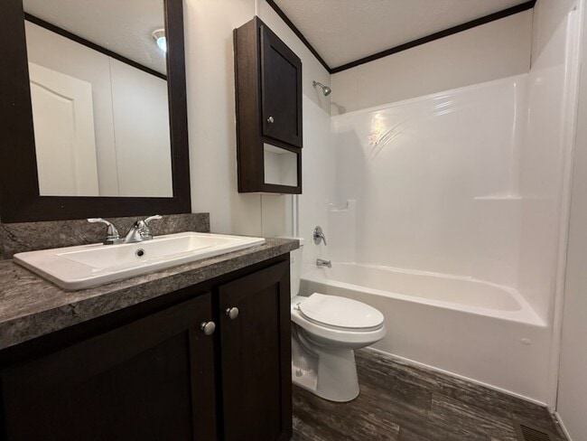 Building Photo - 38112 Ducharme Dr