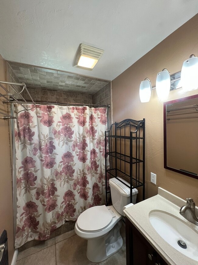 Building Photo - 3344 Sandy Way