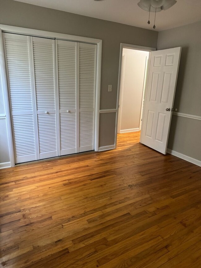 Building Photo - 3 BR 1 BA near Onslow Pines Park