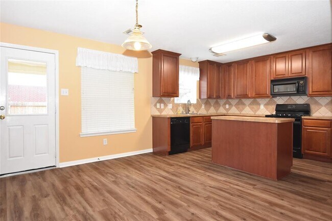 Building Photo - 9619 Babbling Spring Ct