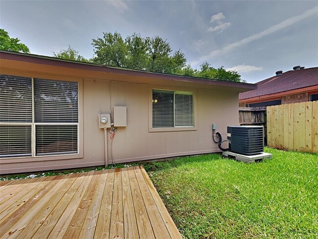 Building Photo - 123 Greenshire Dr