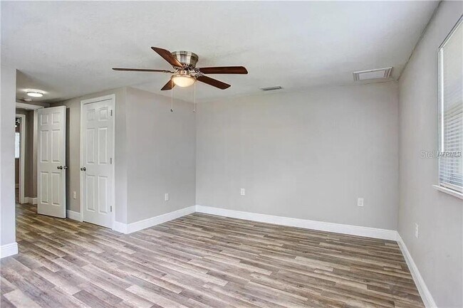 Building Photo - 1015 E 24th Ave