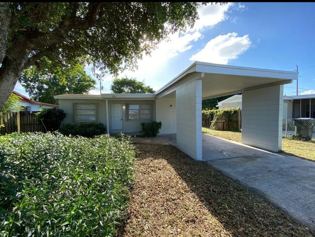 Primary Photo - 114 SW 7th Ave