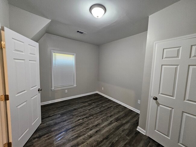 Bedroom3 - 743 N Claybrook St