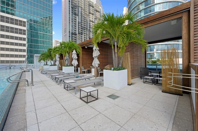 Building Photo - 200 Biscayne Blvd Way