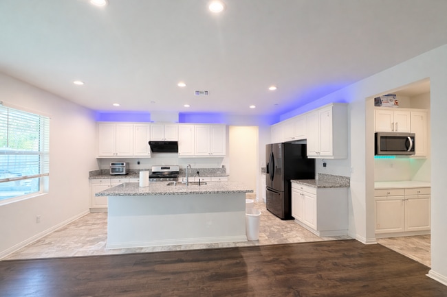 Building Photo - 21171 Broken Stone Ct