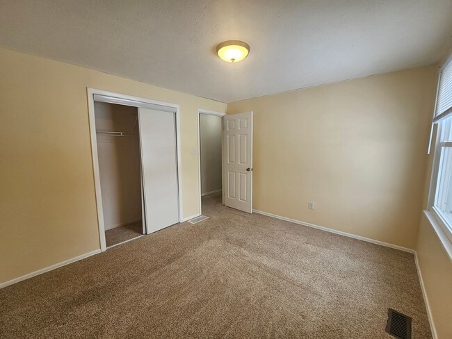 Building Photo - 5458 Celeste View Dr