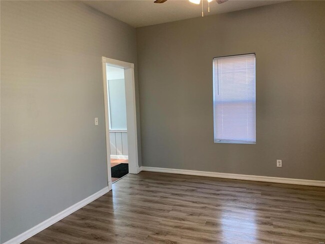 Living room - 1610 Maple St.