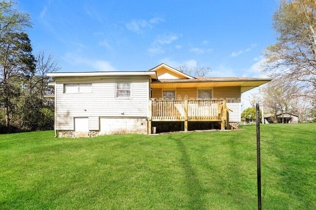 Building Photo - 2629 Wood Dr NE