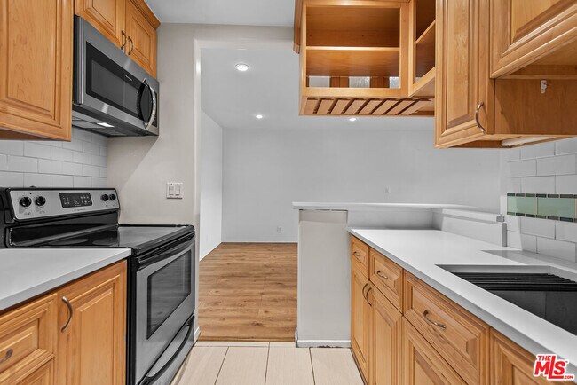 Building Photo - 7742 Redlands St