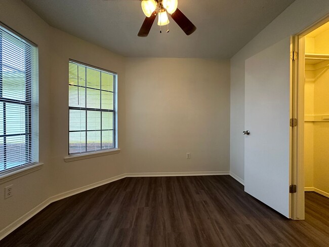 Building Photo - Gorgeous 3 Bed / 2 Bath Home in Barling