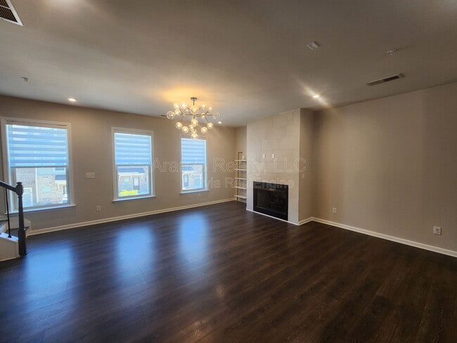 Building Photo - 6472 Brookside Blvd
