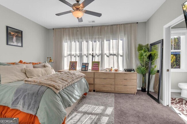 Building Photo - 1954 Sanford Dr