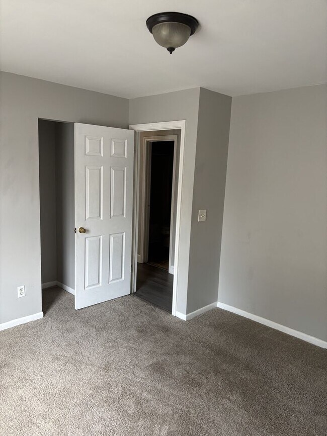Building Photo - Cassville Oaks Apartments