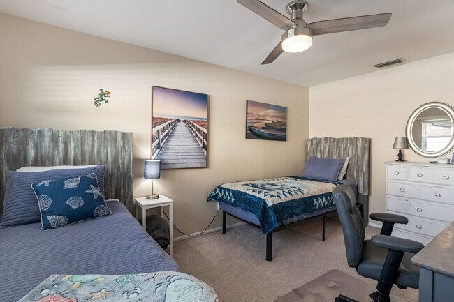 Building Photo - 2543 Sunny Breeze Ave