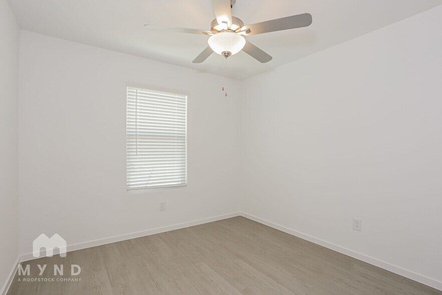 Building Photo - 2736 Ctr Crk Ln