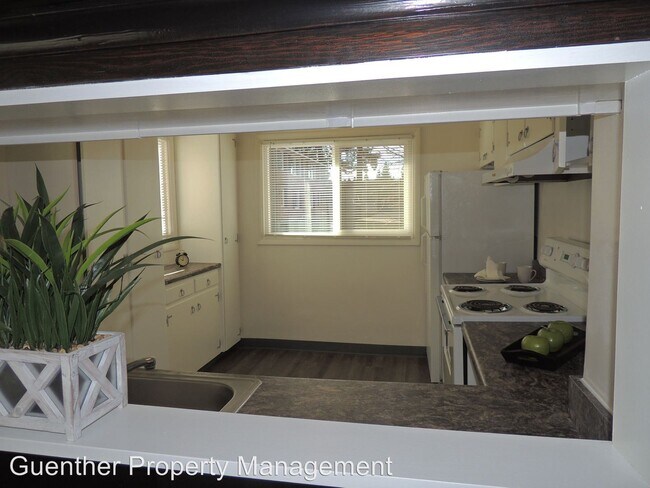 Building Photo - 819 W 11th Ave