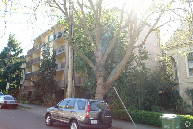 Building Photo - 1920 Francisco LLC