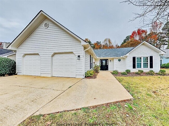 Primary Photo - 4660 Hampton Square Dr