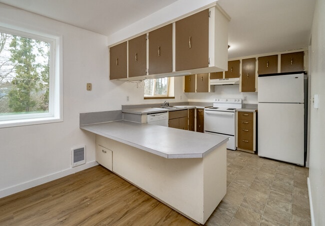 Building Photo - 13314 86 Ave E