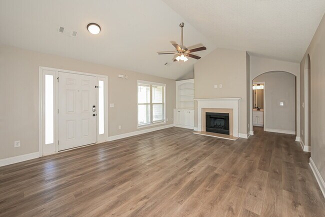 Building Photo - 1648 Deer Creek Ln