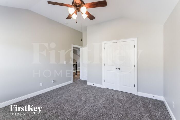 Building Photo - 659 Silver Oak Dr