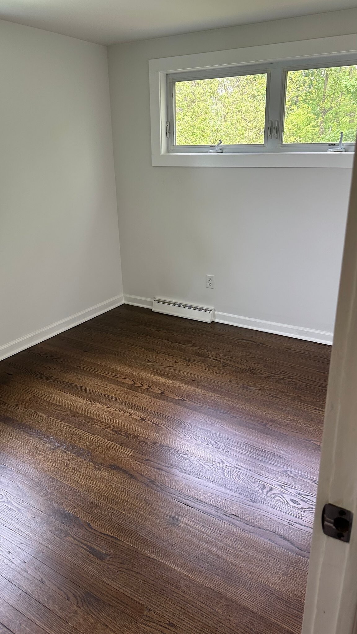 Building Photo - 10 Maple Way