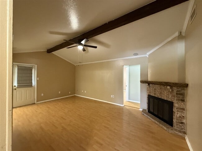 Building Photo - Beautiful 3 bedroom 2 bath home for lease ...