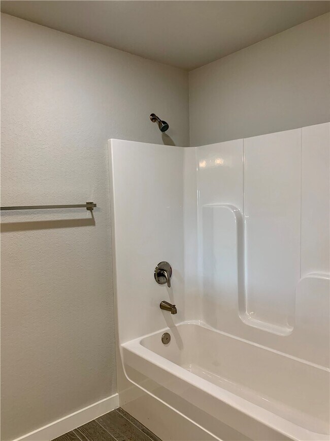 Building Photo - 451 Red Robin St