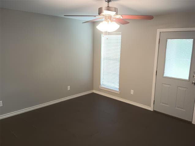 Building Photo - 2004 Pecan St